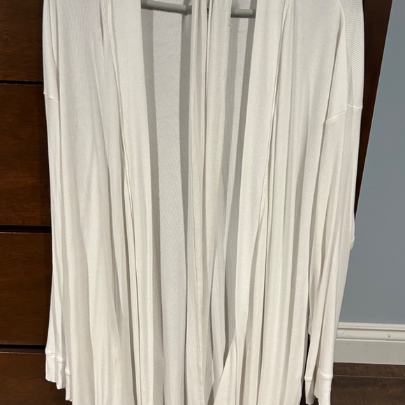 Skims Lounge Robe - Picture 2 of 2